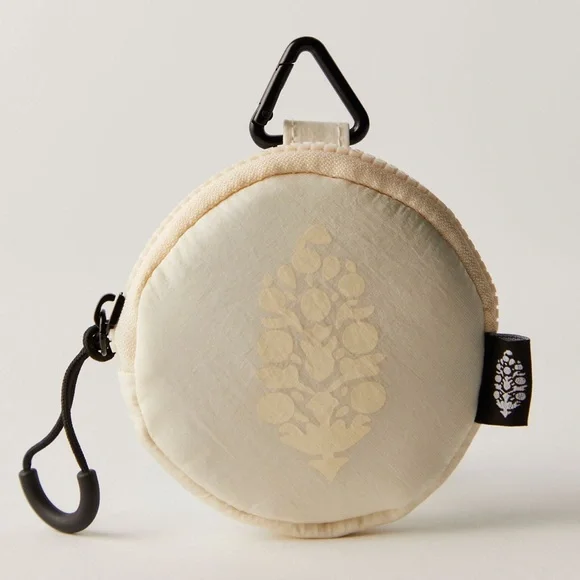 Free People Essentials Only Pouch - Picture 7 of 9